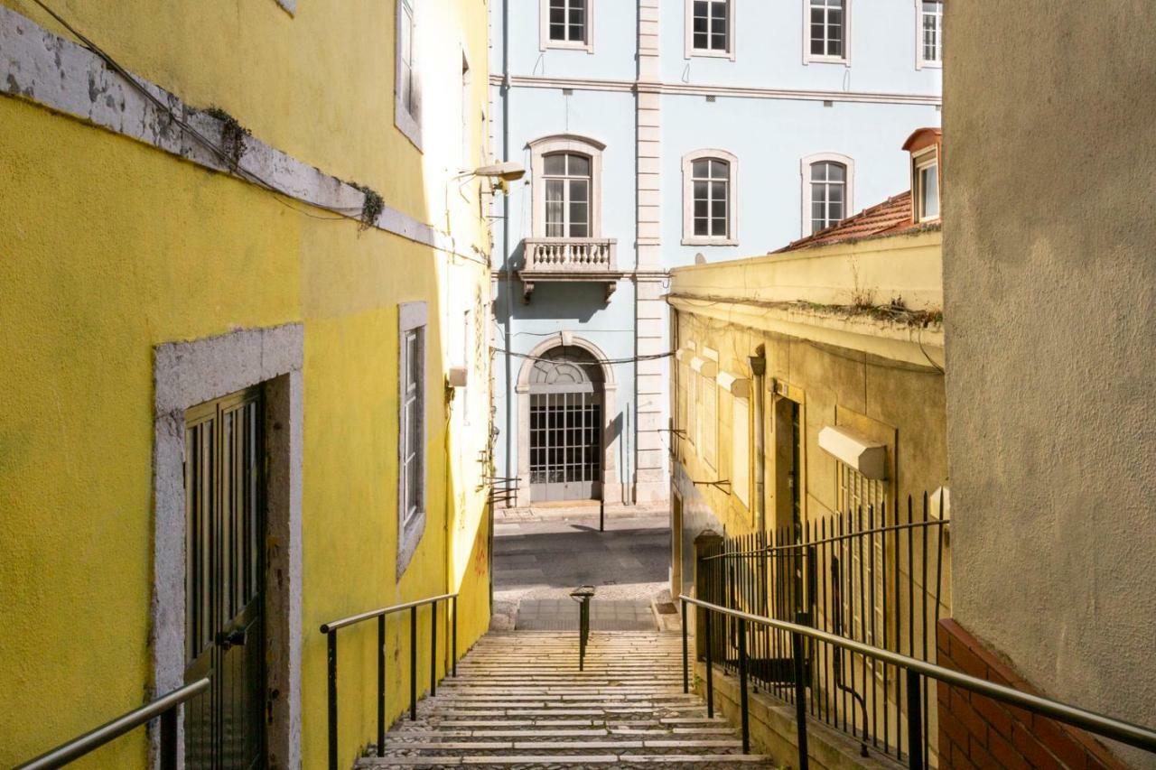 Altido Bohemian Studio With Terrace By The Santa Apolonia Train Station Leilighet Lisboa Eksteriør bilde